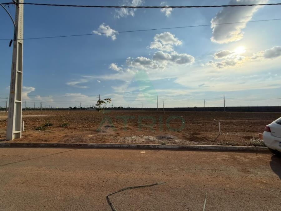 Terreno com 319,58m2